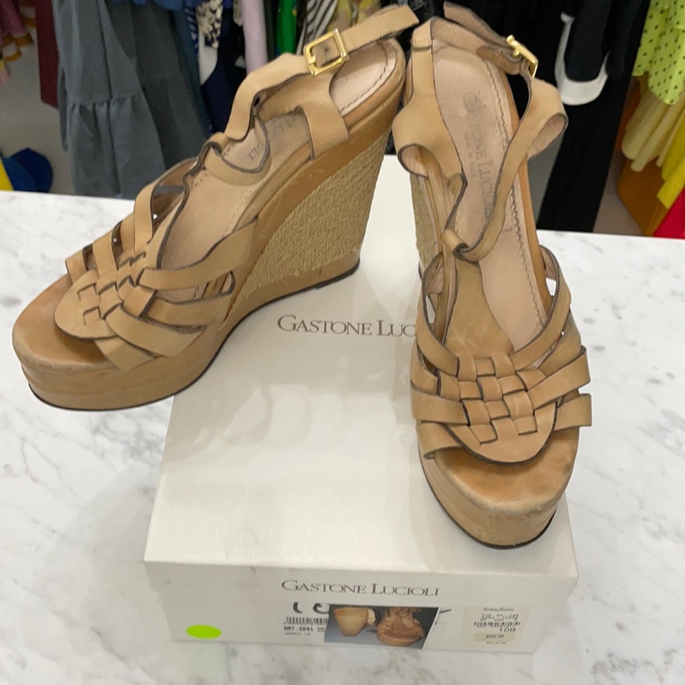 Beige wedges , super comfy, size 40